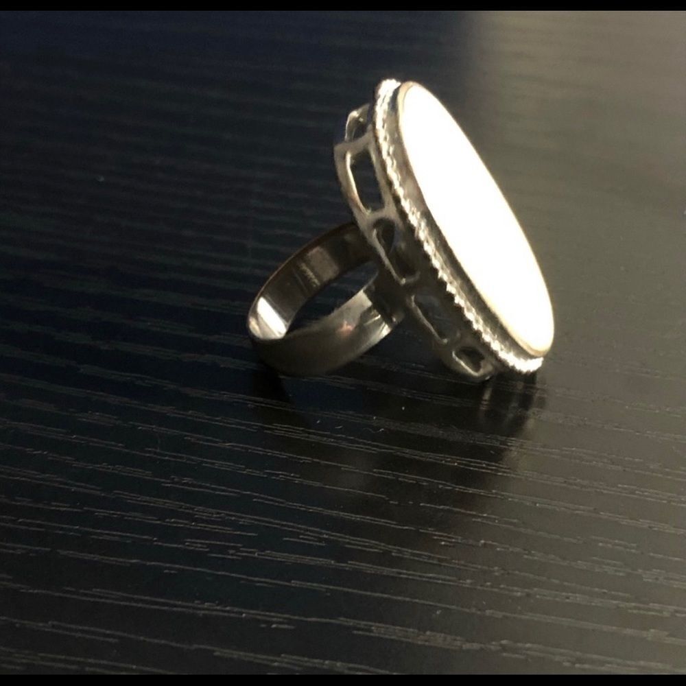 Fun pearl-like ring,  7.5 - Picture 3 of 4